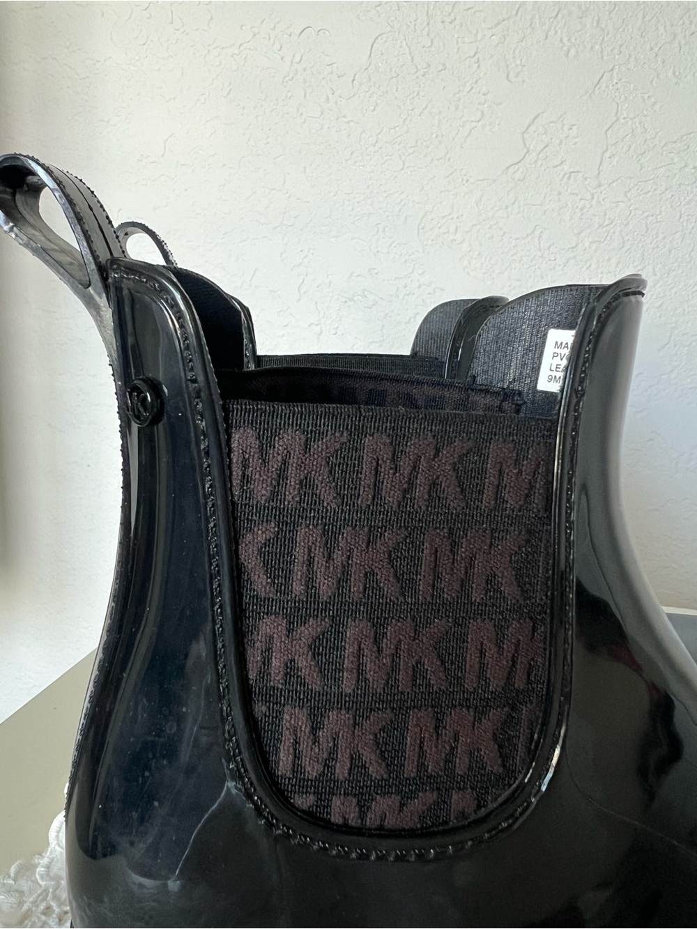 MICHAEL Michael Kors Black PVC Chelsea Ankle Rain Boots Water Resistant 9M - Picture 2 of 11